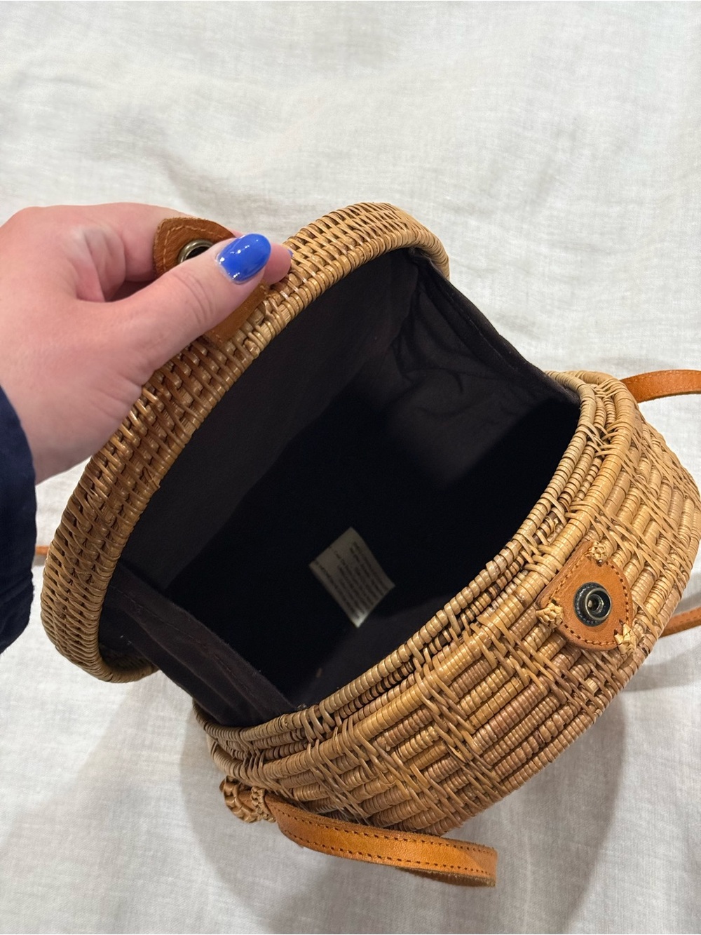 Handwoven Round Rattan Wicker Crossbody Bag 8” with leather strap - Picture 6 of 7